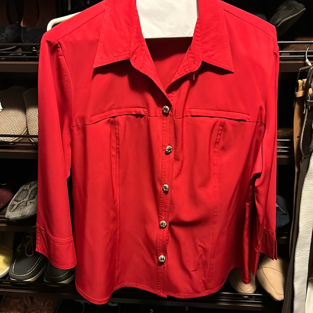 Woman’s red Covington Petite button down blouse size L